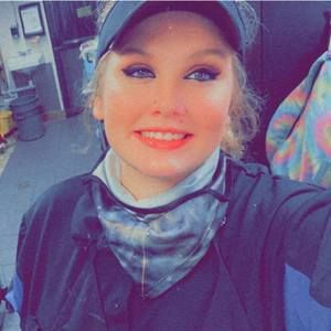 Meet your Posher, Tessa